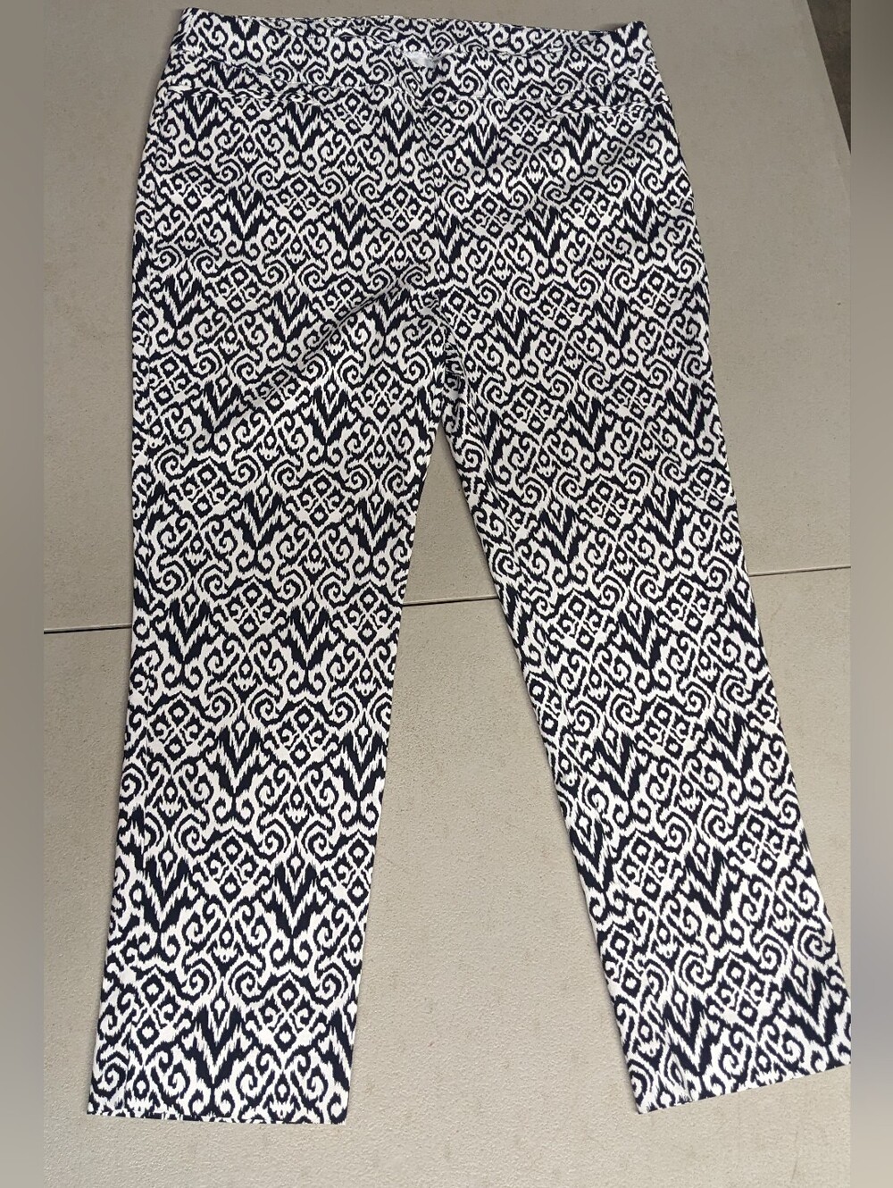 Chico's Black and White Abstract Geometric Top